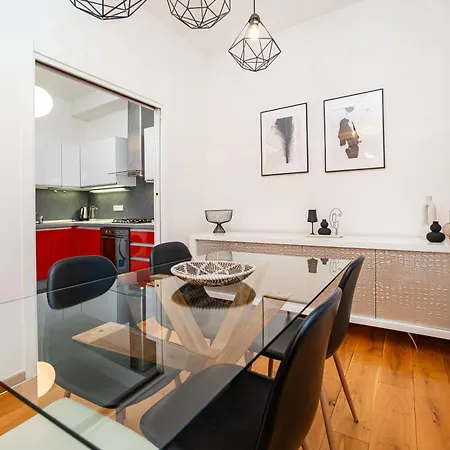 Large And Stylish In Apartamento *