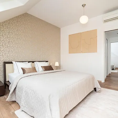 Apartamento Large And Stylish In *
