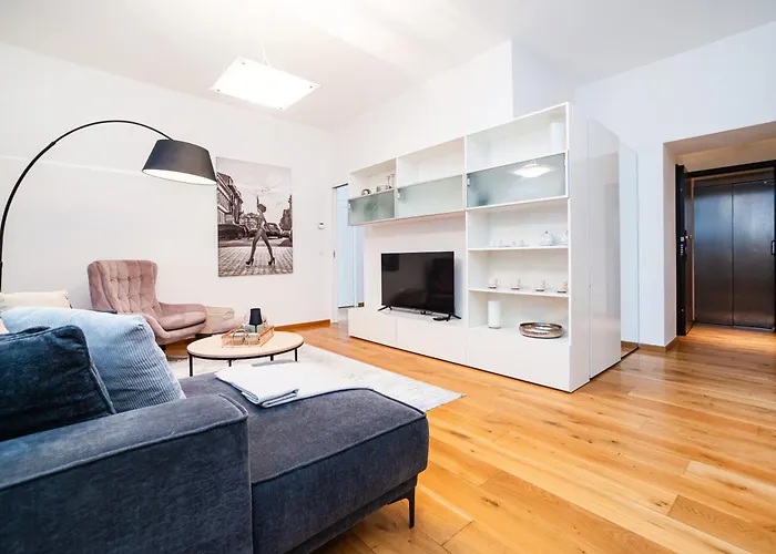 Large And Stylish In Apartamento *