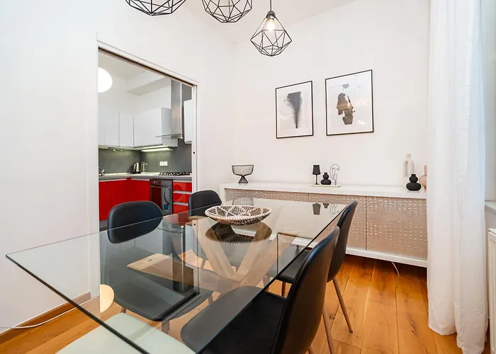 Large And Stylish In Apartamento *