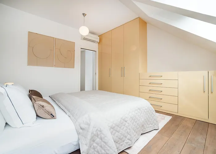 Apartamento Large And Stylish In *