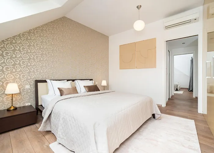 Apartamento Large And Stylish In *