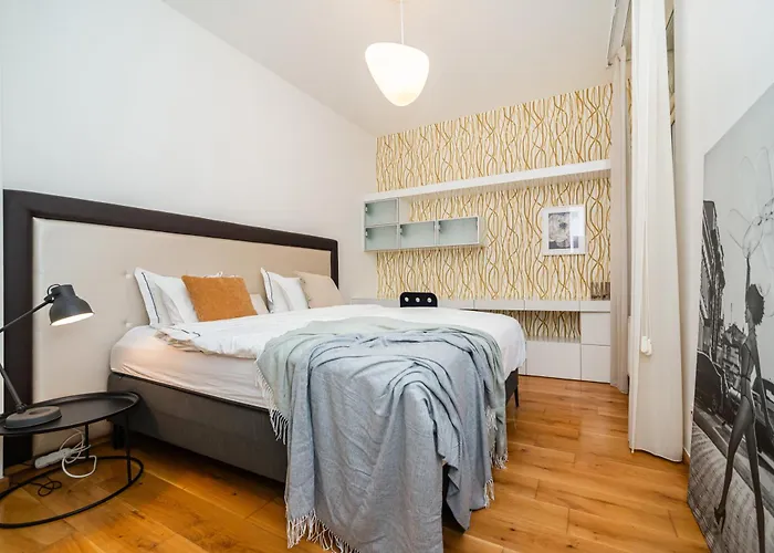 Apartamento Large And Stylish In