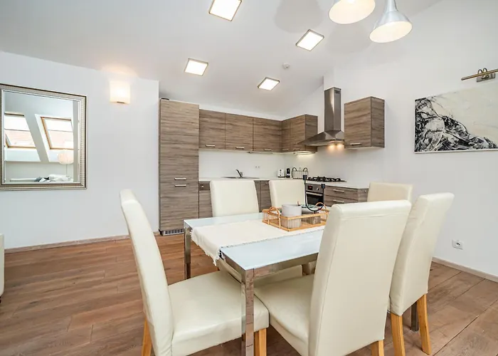 Apartamento Large And Stylish In Praga