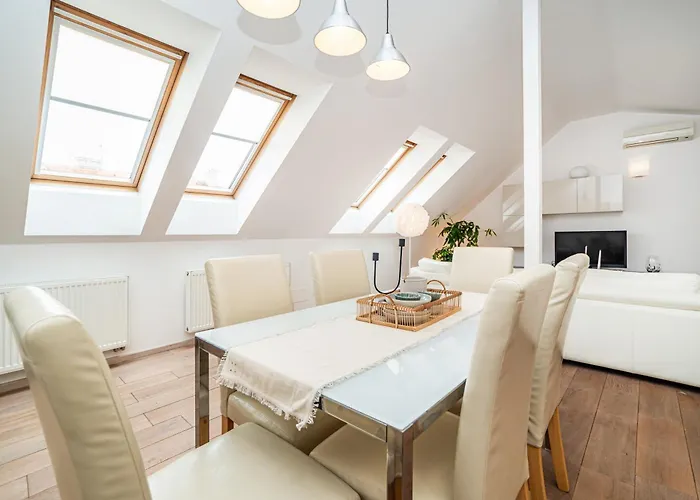 Large And Stylish In Apartamento Praga