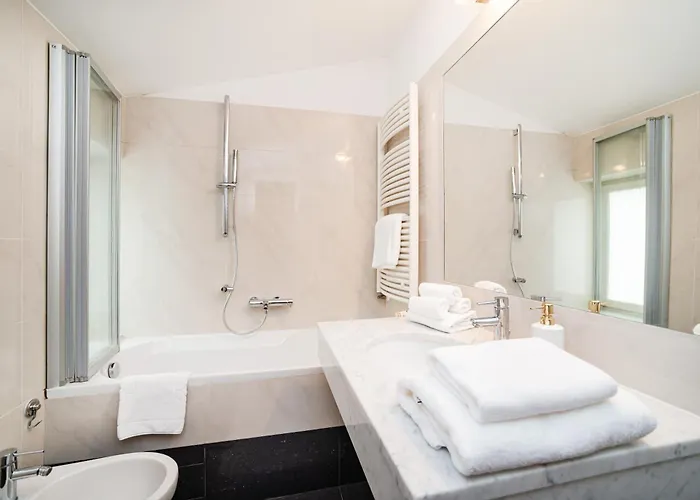 Apartamento Large And Stylish In *