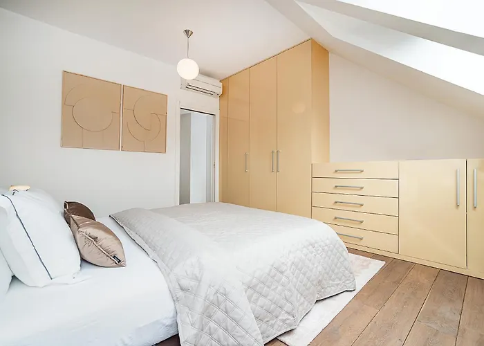Large And Stylish In Apartamento