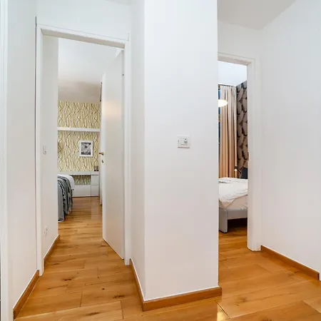 Large And Stylish In * Prague