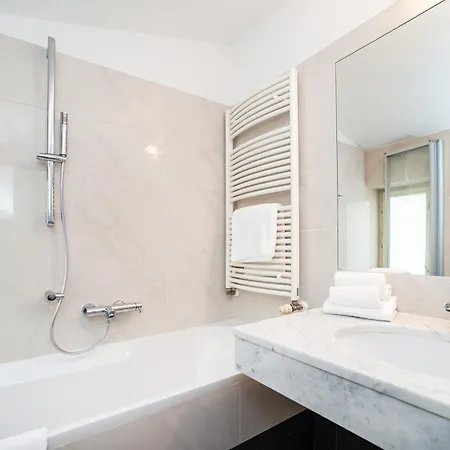 Large And Stylish In Appartement Prague