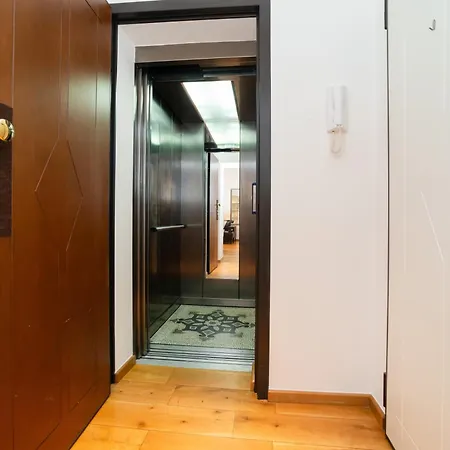 Large And Stylish In Appartement *