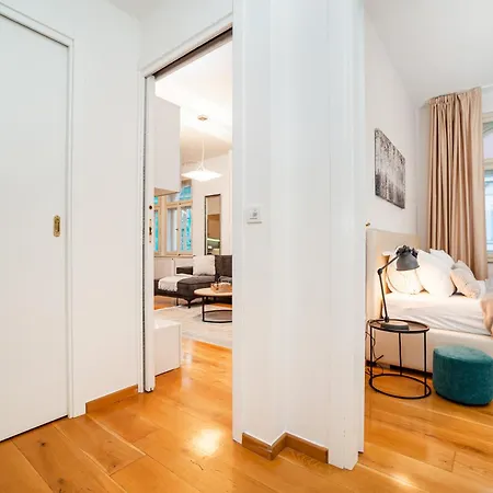 Large And Stylish In Appartement *