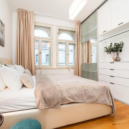 Appartement Large And Stylish In *