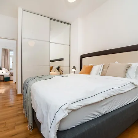 Large And Stylish In Appartement Prague