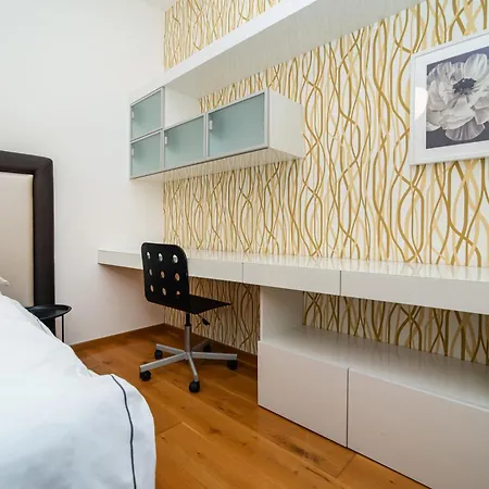 Appartement Large And Stylish In *