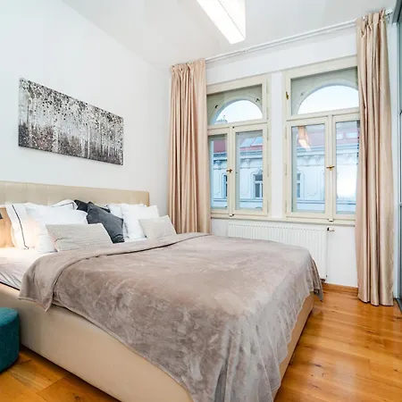 Appartement Large And Stylish In