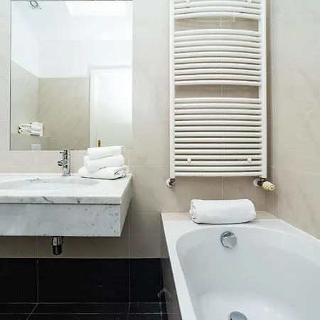 Appartement Large And Stylish In