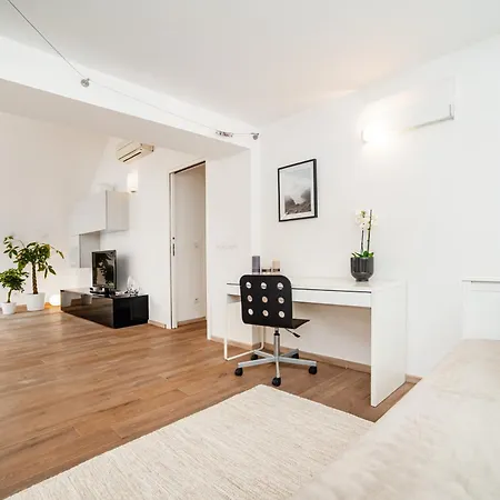 Appartement Large And Stylish In *