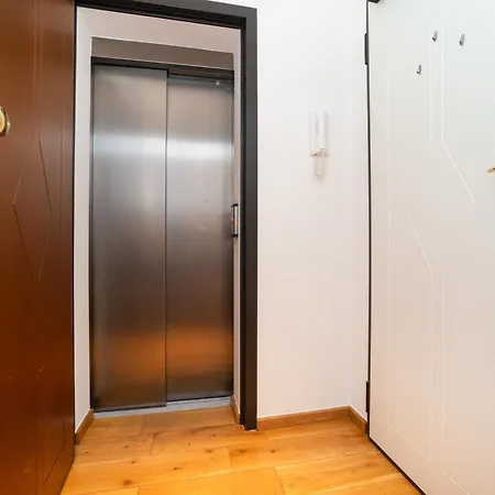 Large And Stylish In * Prague