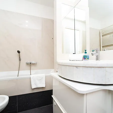 Appartamento Large And Stylish In *